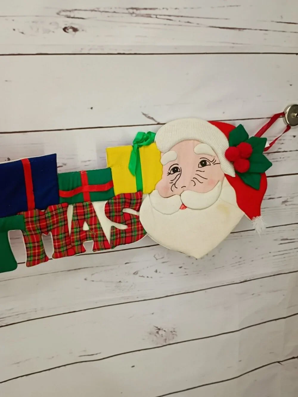 Vintage LTD Commodities Inc Merry Christmas Garland With Santa & Gift Decor Sign